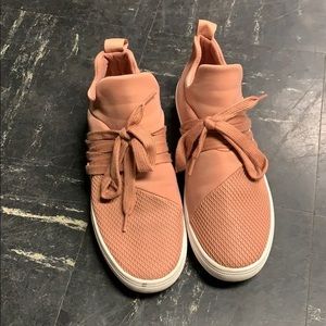 Steve Madden Lancer Pink Knit Sneakers Size 6.5